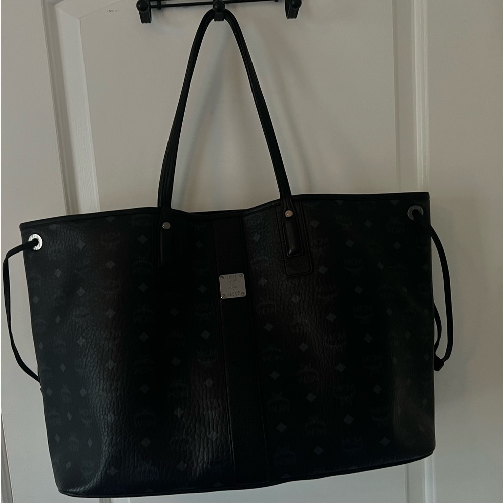 MCM TOTE